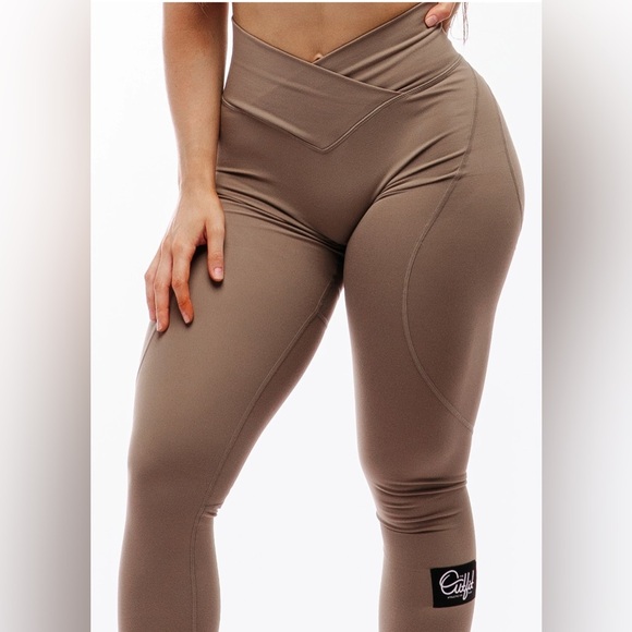 The Outfit Athletic “The Empress” Legging - Walnut - Size M - Picture 3 of 15